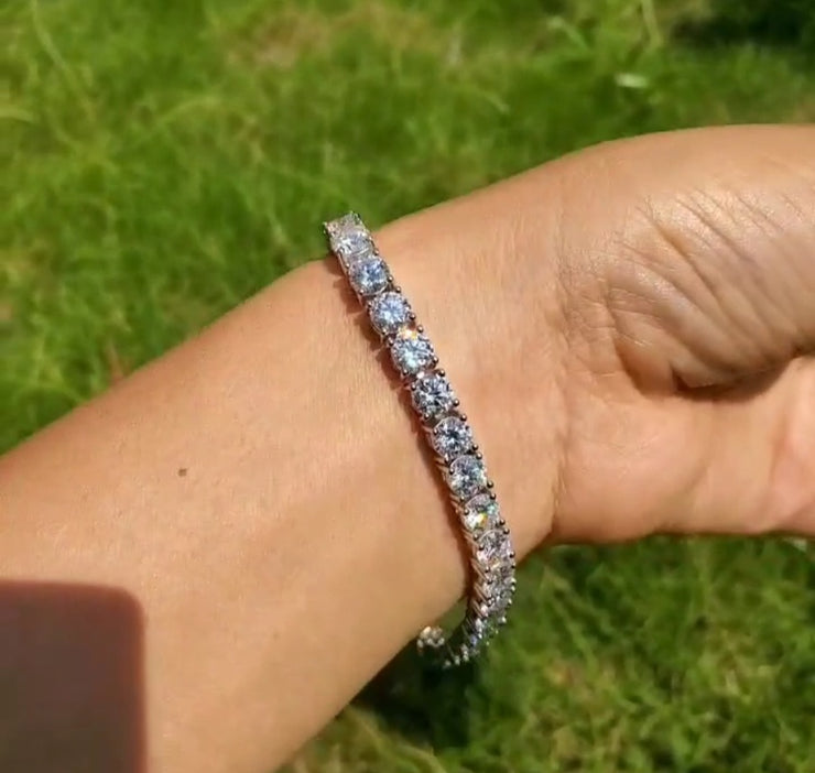 Gold Moissanite Tennis Bracelet (5mm Round Brilliant Cut)