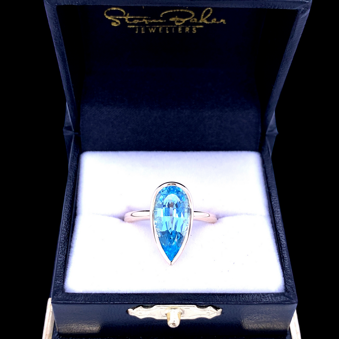 4.5ct Pear Blue Topaz