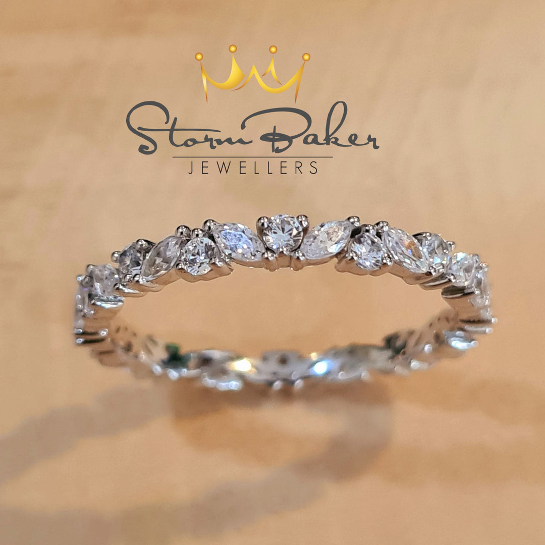 Brooklyn Band Moissanite