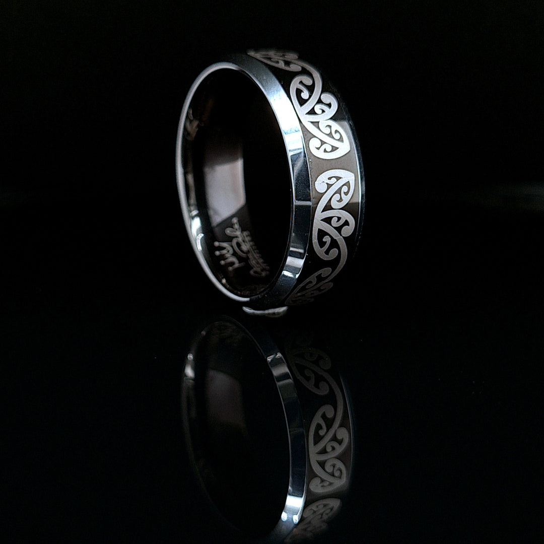 The Midnight Kaha Ring